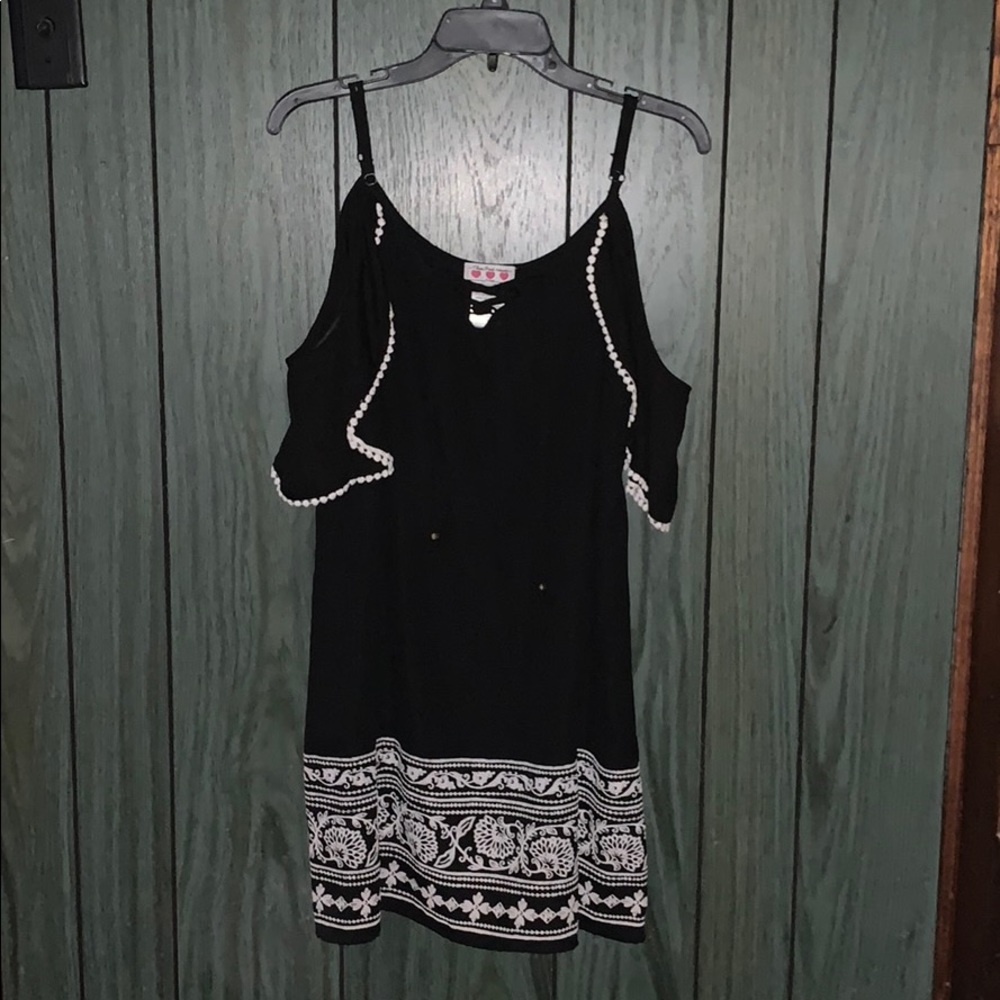 black and white off the shoulder dress